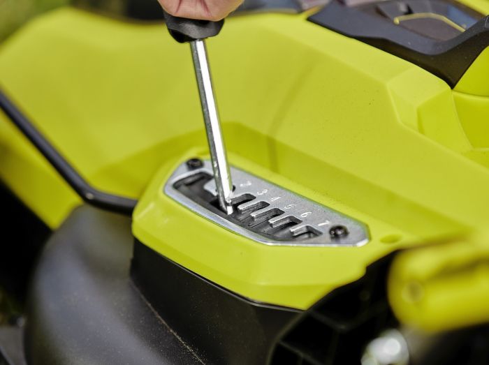 Газонокосарка акумуляторна Ryobi ONE+ HP RY18LMX33A-0 18В 33см 30л 25-90мм 9.3кг без АКБ та ЗП