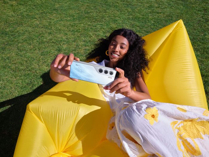 Смартфон TECNO Camon 40 (CM5) 6.78" 8/256ГБ, 2SIM, 5200мА•год, Glacier White