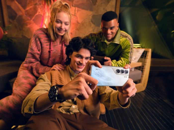 Смартфон TECNO Camon 40 (CM5) 6.78" 8/256ГБ, 2SIM, 5200мА•год, Glacier White