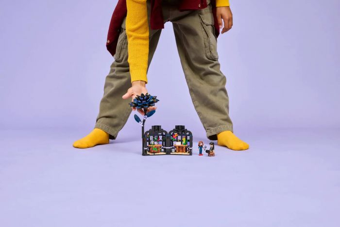 Конструктор LEGO Wednesday Квітка чорної жоржини