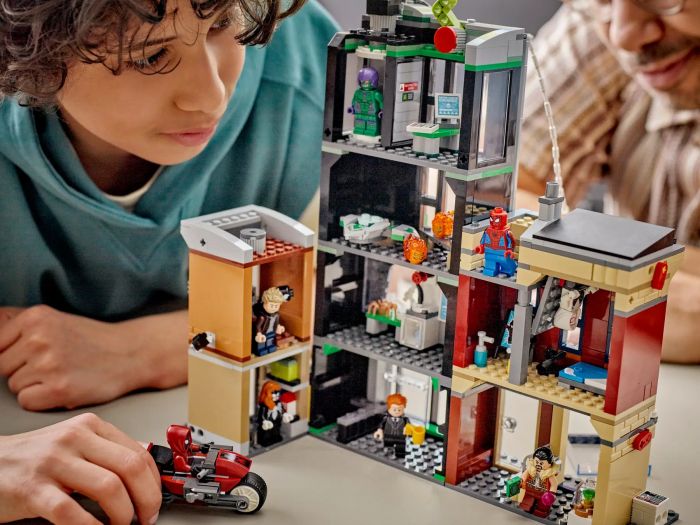 Конструктор LEGO Super Heroes Людина-павук проти Оскорпа