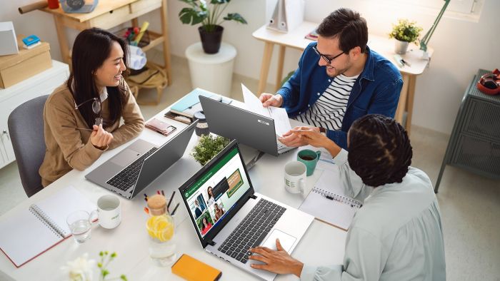 Ноутбук Acer TravelMate TMP215-55 15.6" FHD IPS, Intel 7-150U, 32GB, F1TB, UMA, Win11P, сріблястий