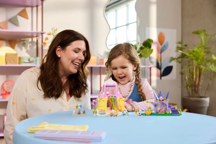 Конструктор LEGO Gabby's Dollhouse Гора солодощів і сад Кітті