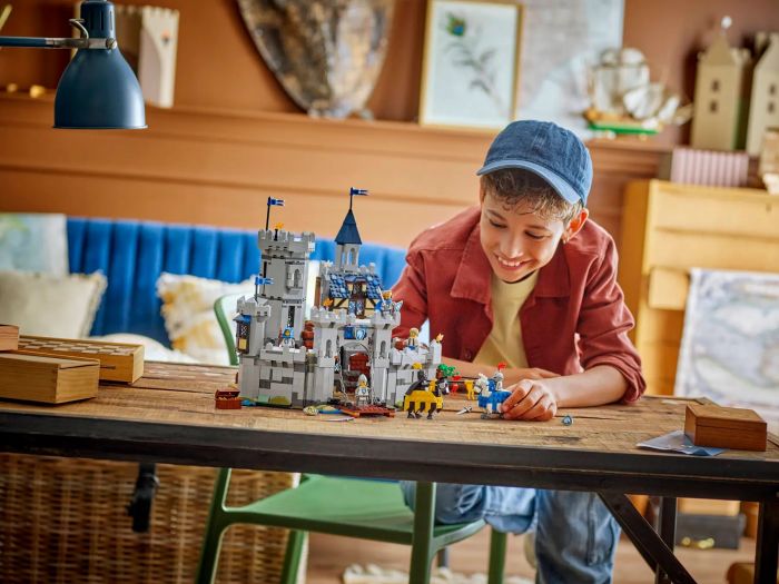 Конструктор LEGO Creator Середньовічний замок із лицарем на коні