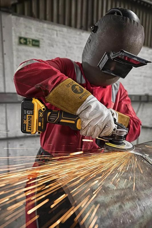Шліфмашина кутова акумуляторна DeWalt 18 B XR Li-lon безщіткова 125мм 9000об·хв 1.74кг без АКБ і ЗП
