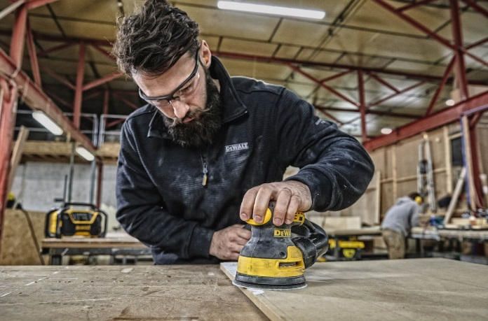 Шліфмашина ексцентрикова DeWalt 280Вт 8000-12000об·хв 125мм амплітуда 2.6мм 1.28кг