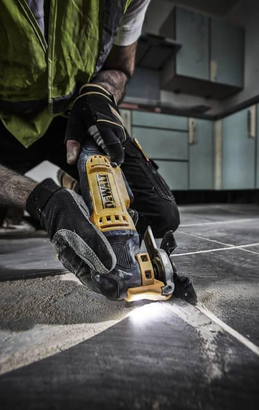 Багатофункціональний інструмент мережевий DeWalt 300Bт 0-22000кол/хв 1.5кг