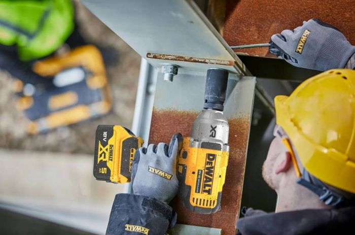 Гайковерт ударний DeWalt XR Li-Ion 18В 1898Нм 2300об/хв 2200уд/хв 1/2" 2.9кг без АКБ та ЗП