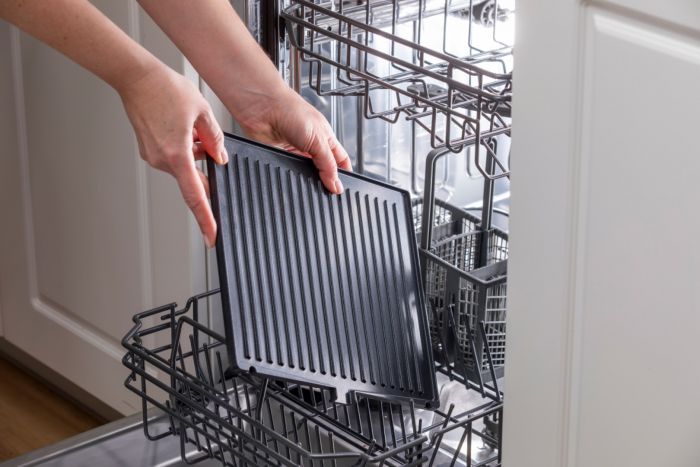 Гриль Gorenje прижимний 2100Вт, темп. режимів-7, з`ємні пластини, розкриття на 180°, метал, чорний