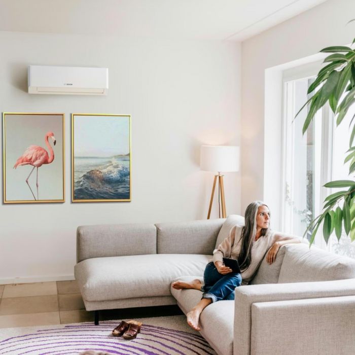 Кондиціонер Bosch Climate 7000i 35м2 інвертор 12000BTU 3.4кВт A+++/A+++ -30°С Wi-Fi R32 білий