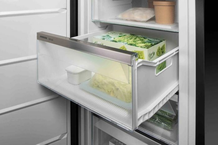 Холодильник Liebherr SBS, 185.5x119.4х67.5, холод.відд.-398л, мороз.відд.-271л, 2дв., A++, NF, диспл внутр., чорний