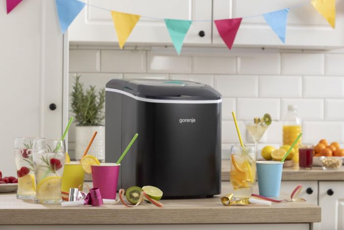 Льодогенератор побутовий Gorenje, 15кг/добу, 2,2л, чорний