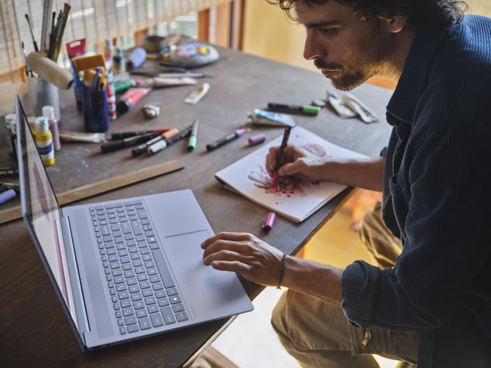 Ноутбук HP OmniBook 5 16-ag1007ua 16" 2K IPS AG, AMD AI 7 350, 32GB, F1024GB, UMA, Win11, блакитний