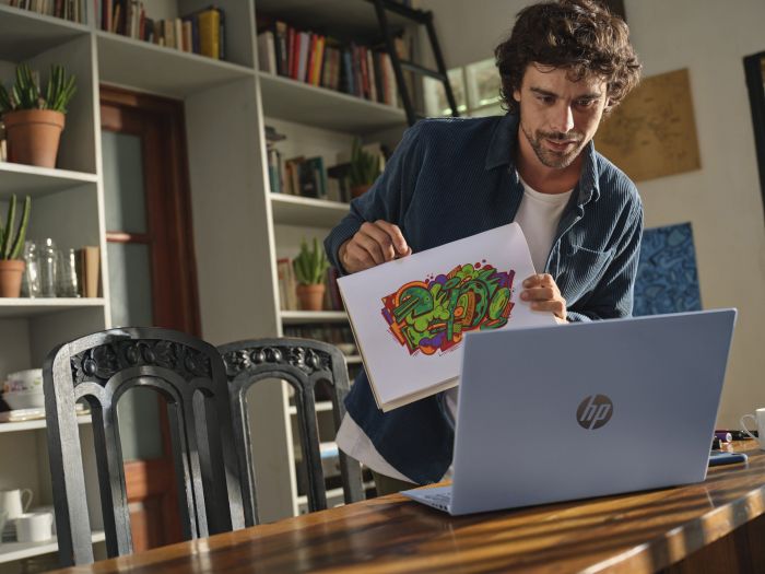 Ноутбук HP OmniBook 5 16-af1011ua 16" 2K IPS AG, Intel U7-255U, 24GB, F1024GB, UMA, DOS, блакитний