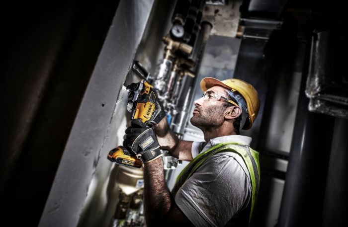 Багатофункціональний інструмент акумуляторний DeWalt 18В XR Li-lon безщітковий 20000кол/хв кейс 1.1кг без АКБ та ЗП