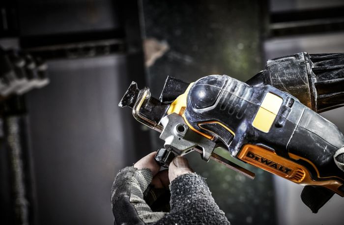 Багатофункціональний інструмент акумуляторний DeWalt 18В XR Li-lon безщітковий 20000кол/хв кейс 1.1кг без АКБ та ЗП