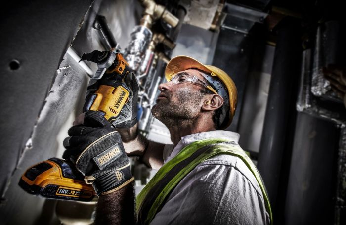 Багатофункціональний інструмент акумуляторний DeWalt 18В XR Li-lon безщітковий 20000кол/хв кейс 1.1кг без АКБ та ЗП