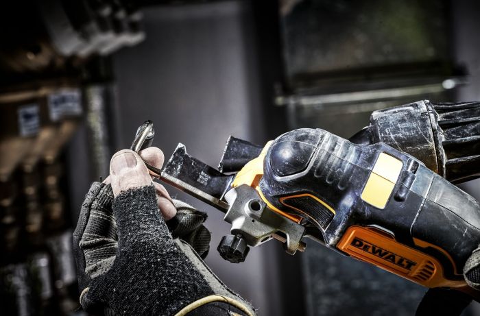 Багатофункціональний інструмент акумуляторний DeWalt 18В XR Li-lon безщітковий 20000кол/хв кейс 1.1кг без АКБ та ЗП