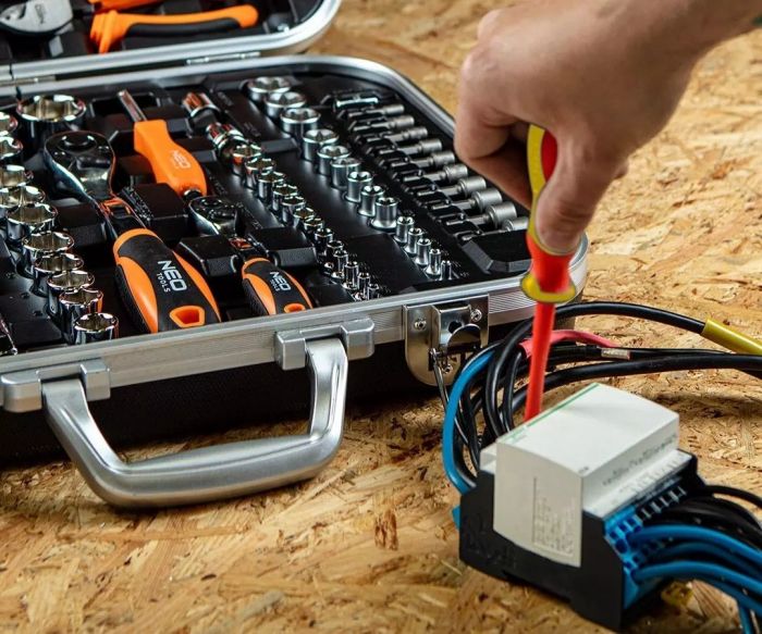 Набір інструментів Neo Tools, діелектричний, 108шт, для електрика 1000В, CrV, кейс