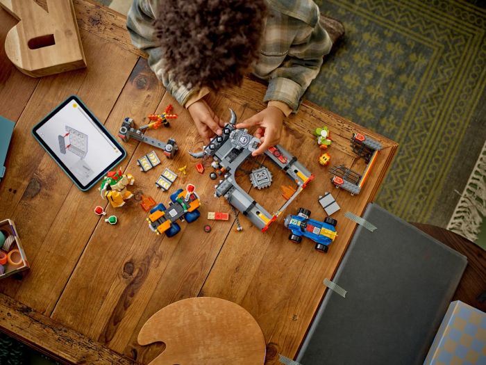 Конструктор LEGO Super Mario Mario Kart – Bowser та його замок