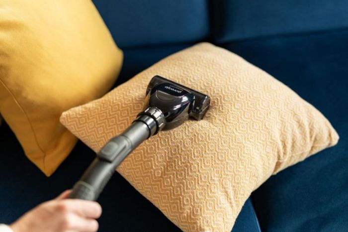 Пилосос Gorenje контейнерний, 850Вт, конт пил -3.3л, HEPA, телескоп трубка, сенсорне упр, бронзовий