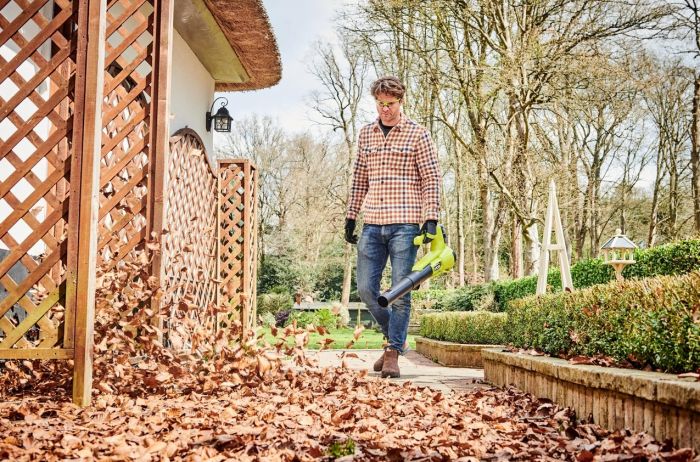 Повітродув садовий акумуляторний Ryobi ONE+ RY18BLA-0 18В 145км/год 2.1кг без АКБ та ЗП