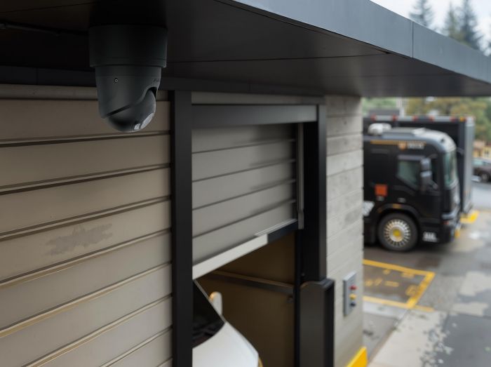 IP-Камера дротова Ajax TurretCam HL black, 8мп, 2.8мм, гібридне підсвічування IR 35м, білий Led 50м, Poe, True WDR, IP 65, ІЧ 35м, аудіо, кут огляду 100° до 110°, купольна, чорна