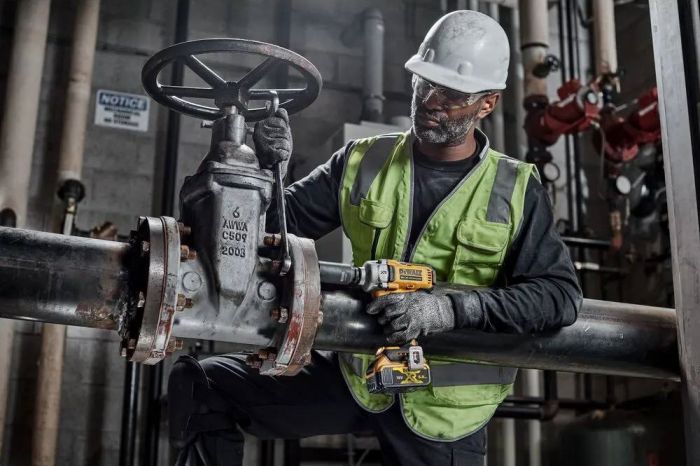 Гайковерт ударний DeWalt XR Li-Ion безщітковий 18В акб 2х5А·год 1084Нм 2000об/хв 3250уд/хв 1/2" ЗП кейс 1.67кг