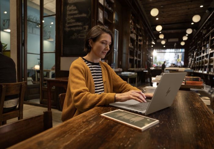 Ноутбук HP OmniBook 7 14-fs0002ua 14" WUXGA IPS AG, Intel 5-210H, 16GB, F512GB, UMA, Win11P, сріблястий