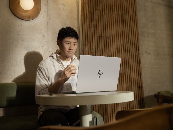 Ноутбук HP OmniBook 7 14-fs0001ua 14" WUXGA IPS AG, Intel 5-220H, 24GB, F1024GB, UMA, Win11, сріблястий