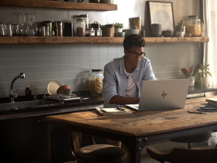 Ноутбук HP OmniBook 7 17-dc0003ua 17.3" FHD IPS Touch, Intel U5-226V, 16GB, F512GB, UMA, Win11, сріблястий