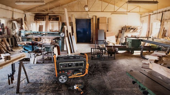 Генератор бензиновий Neo Tools 230В (1 фаза), 2.8/3кВт, електростартер, AVR, 45кг + Портативний зарядний пристрій сонячна панель 90-140