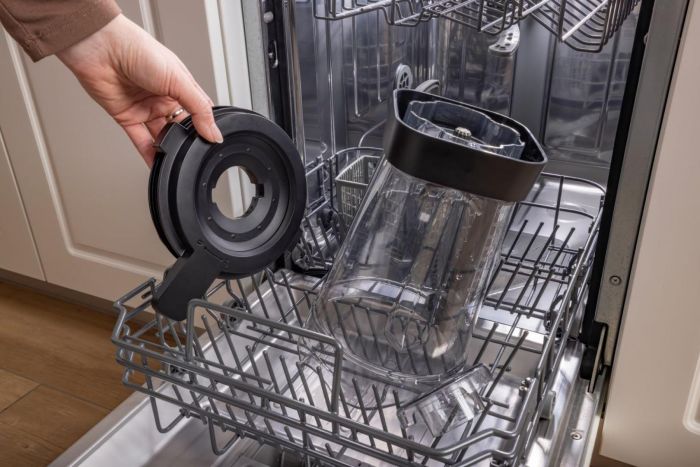 Блендер Gorenje стаціонарний 1500Вт, чаша-2000мл, дисплей, подрібнювач, чорний-нерж