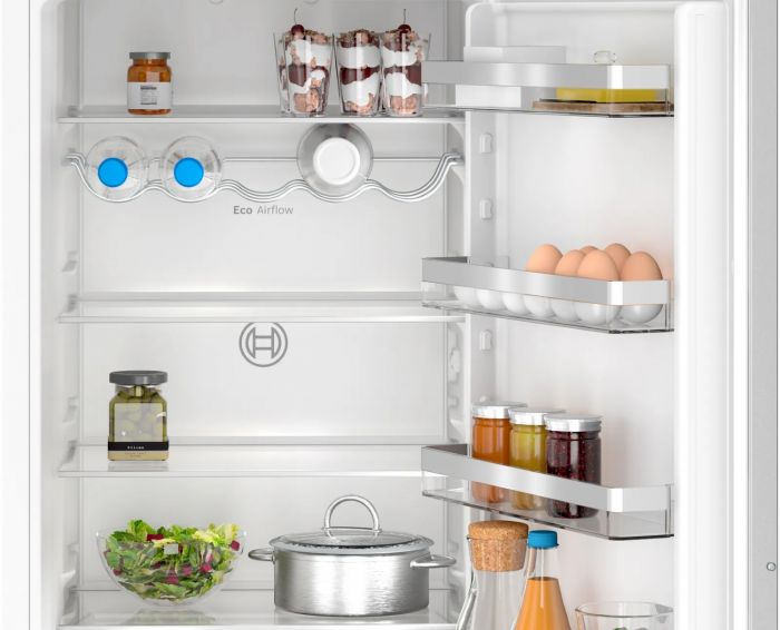 Холодильник Bosch вбудований з нижн. мороз., 194х56х55, xолод.відд.-215л, мороз.відд.-75л, 2дв., NF, білий