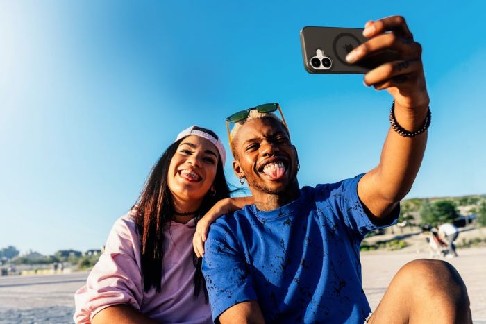 Чохол Belkin для iPhone 17, Magnetic Protective Grip, Black