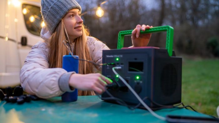 Портативна електростанція Schneider Electric OffGrid Portable Power Station 500, 500 Вт, 517 Вт/год, Wireless Charge