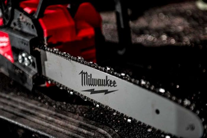 Пила ланцюгова акумуляторна Milwaukee M18 FCHS-0 18В шина 40см 6.4кг без АКБ та ЗП