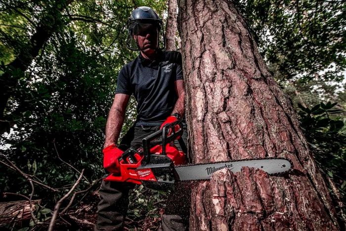 Пила ланцюгова акумуляторна Milwaukee M18 FCHS-0 18В шина 40см 6.4кг без АКБ та ЗП