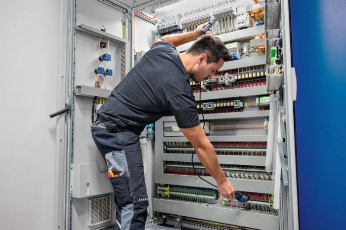 Тестер напруги Bosch Professional GVT 1000-15 0-1000В 2AAх1.5В