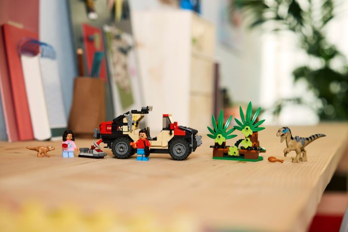 Конструктор LEGO Jurassic World Втеча по бездоріжжю від раптора