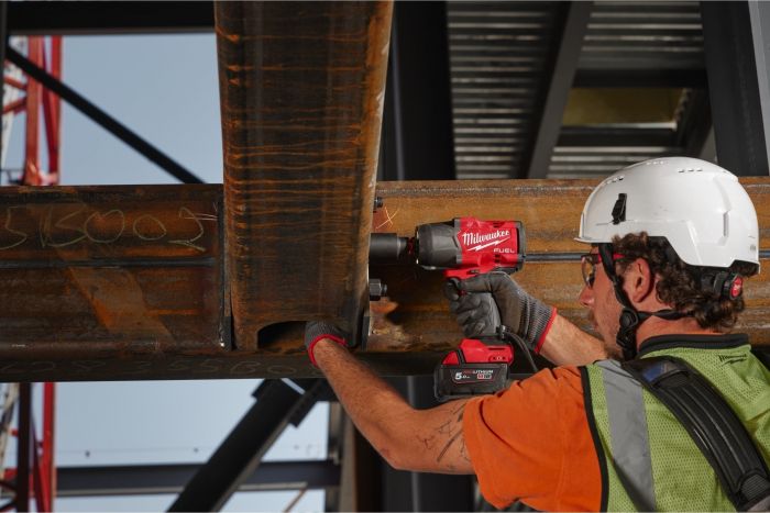 Гайковерт ударний акумуляторний Milwaukee M18 FHIW2F12-0X 18В 1491Нм 0-2000об/хв 1/2" кейс 3.4кг без АКБ та ЗП