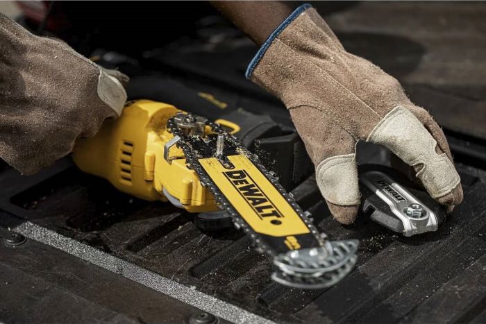 Пила ланцюгова акумуляторна DeWalt 18В XR Li-lon акб 1х5А·год 15см 8.6м/с шина 20см ЗП 2.1кг