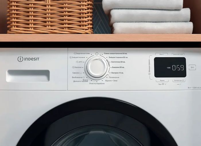 Пральна машина Indesit фронтальна, 8кг, 1200, A+++, 54.6см, дисплей, пара, інвертор, люк чорний, білий