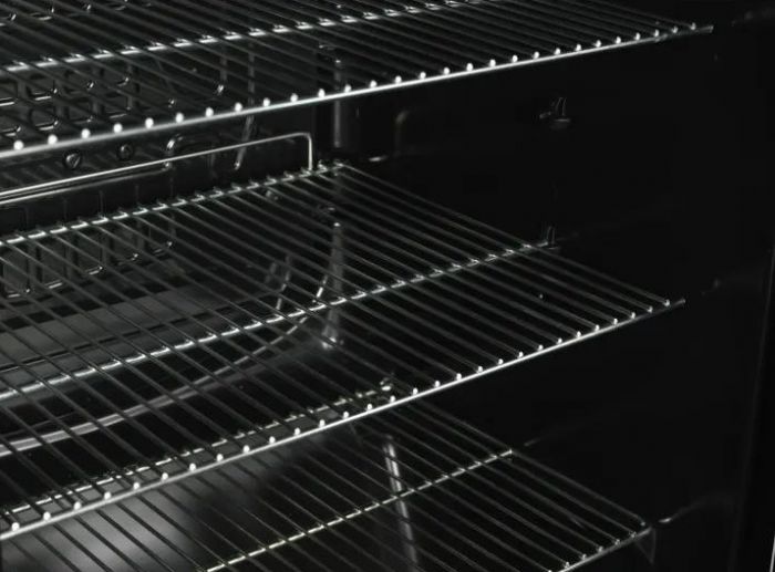 Холодильна вітрина Snaige, 85x56х60, 130л, полок - 3, зон - 1, бут-62, 1дв., ST, чорний