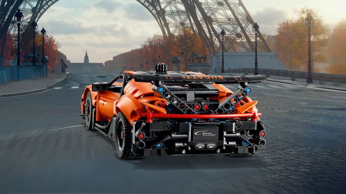 Конструктор LEGO Technic Гіперкар Bugatti Chiron Pur Sport
