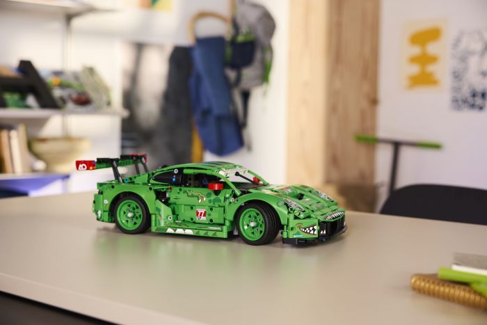 Конструктор LEGO Technic Автомобіль Porsche 911 GT3 R REXY AO Racing