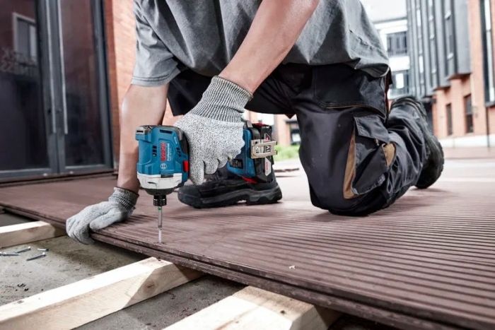 Гвинтоверт ударний акумуляторний Bosch Professional GDR 18V-215 18В 215Нм 3800об/хв M6-M16 1кг без АКБ та ЗП