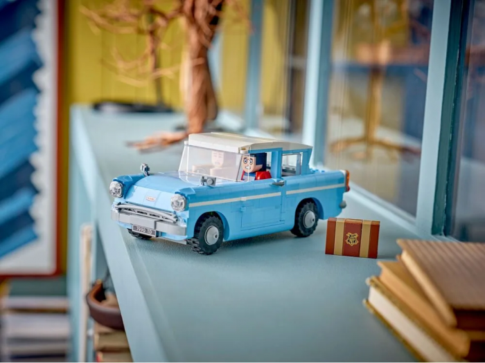 Конструктор LEGO Harry Potter Зачарований летючий Форд «Англія»