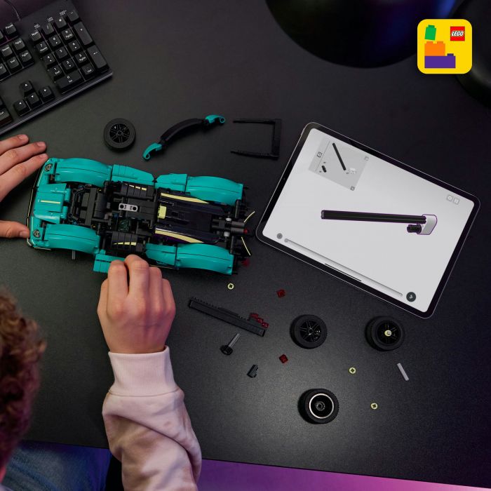 Конструктор LEGO Technic Aston Martin Valkyrie