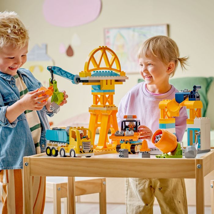 Конструктор LEGO DUPLO Town 3-в-1 Будівельний майданчик і техніка